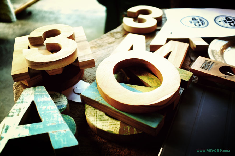 Mr Cup new products (preview) : The Helvetica WOOD letters