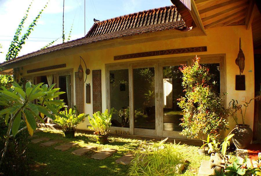 Pascal and Claude house for sale in Jimbaran Bali www.mr-cup.com