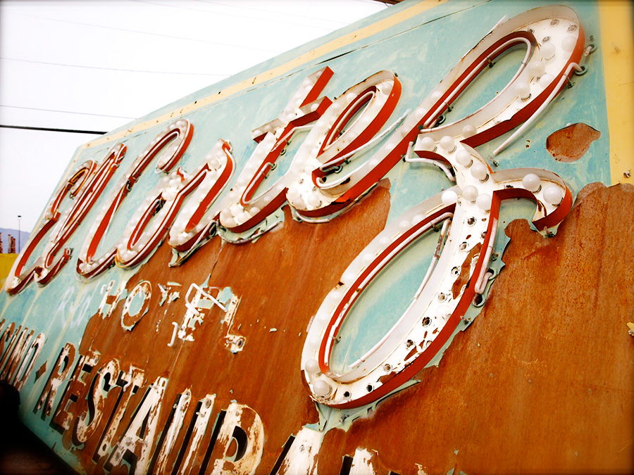 The neon museum of Las Vegas via www.mr-cup.com